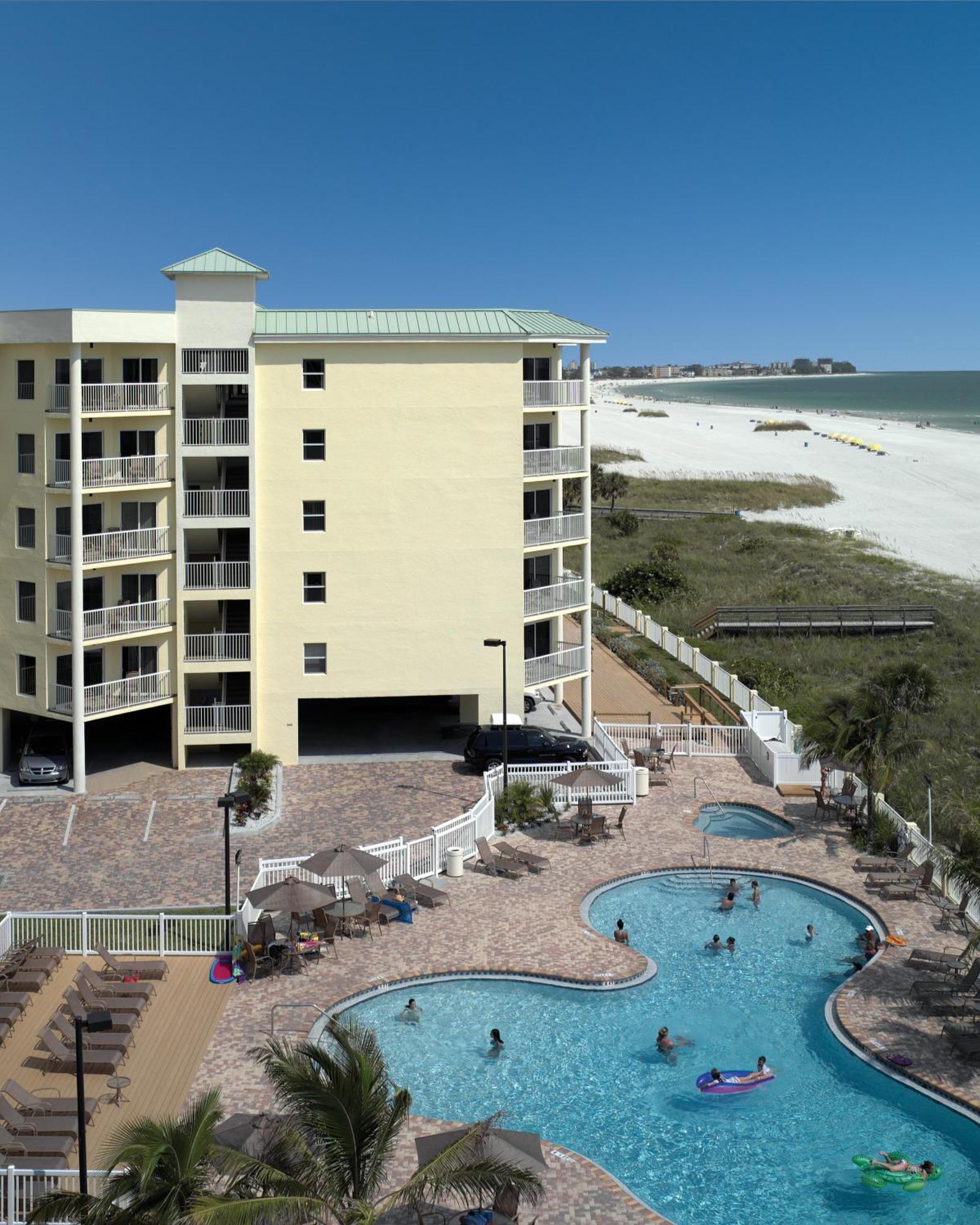 Sunset Vistas Two Bedroom Beachfront Suites St. Pete Beach Eksteriør bilde