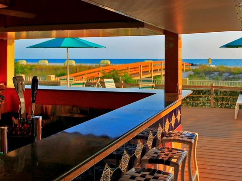 Sunset Vistas Two Bedroom Beachfront Suites St. Pete Beach Eksteriør bilde