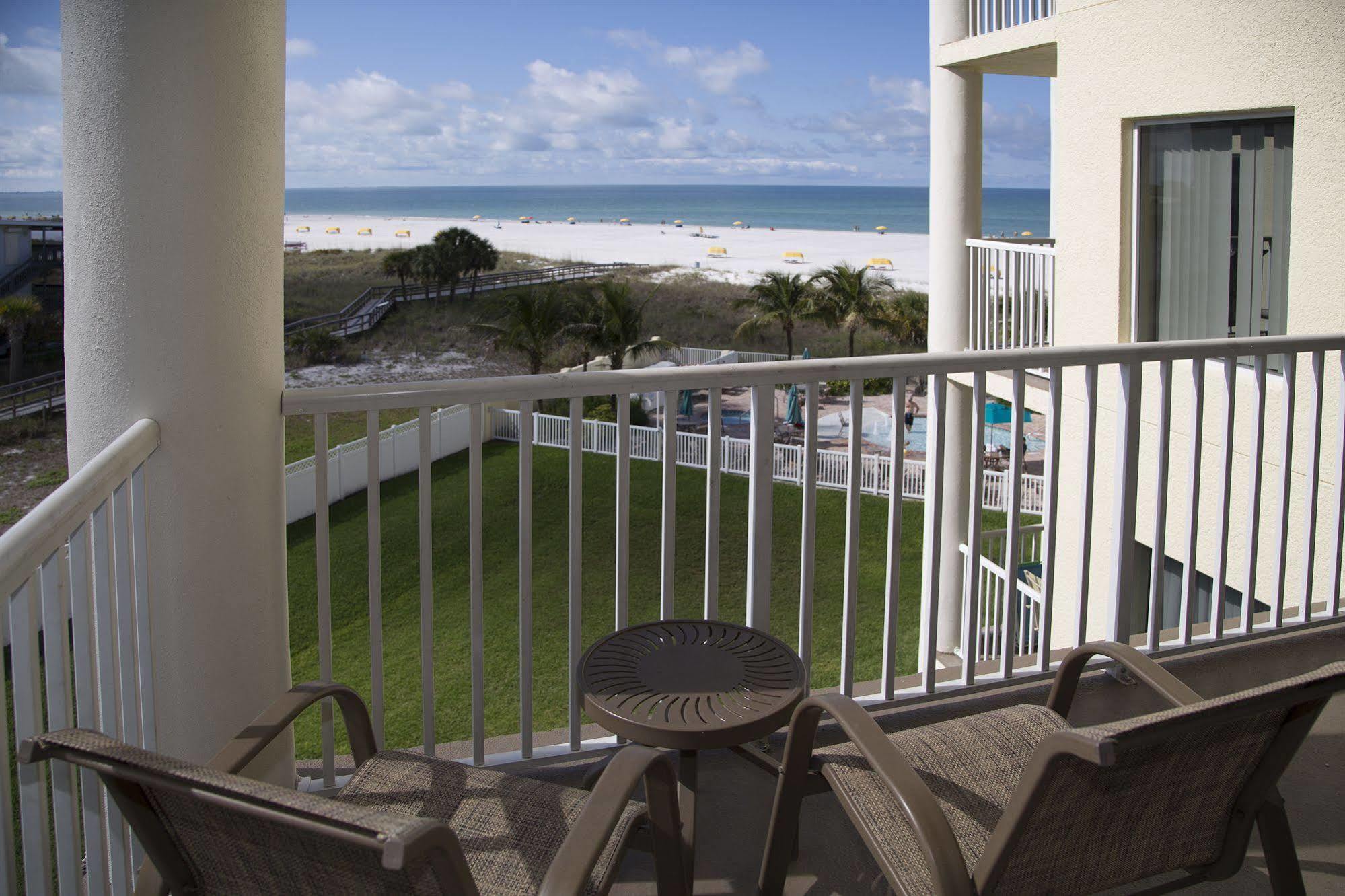 Sunset Vistas Two Bedroom Beachfront Suites St. Pete Beach Eksteriør bilde