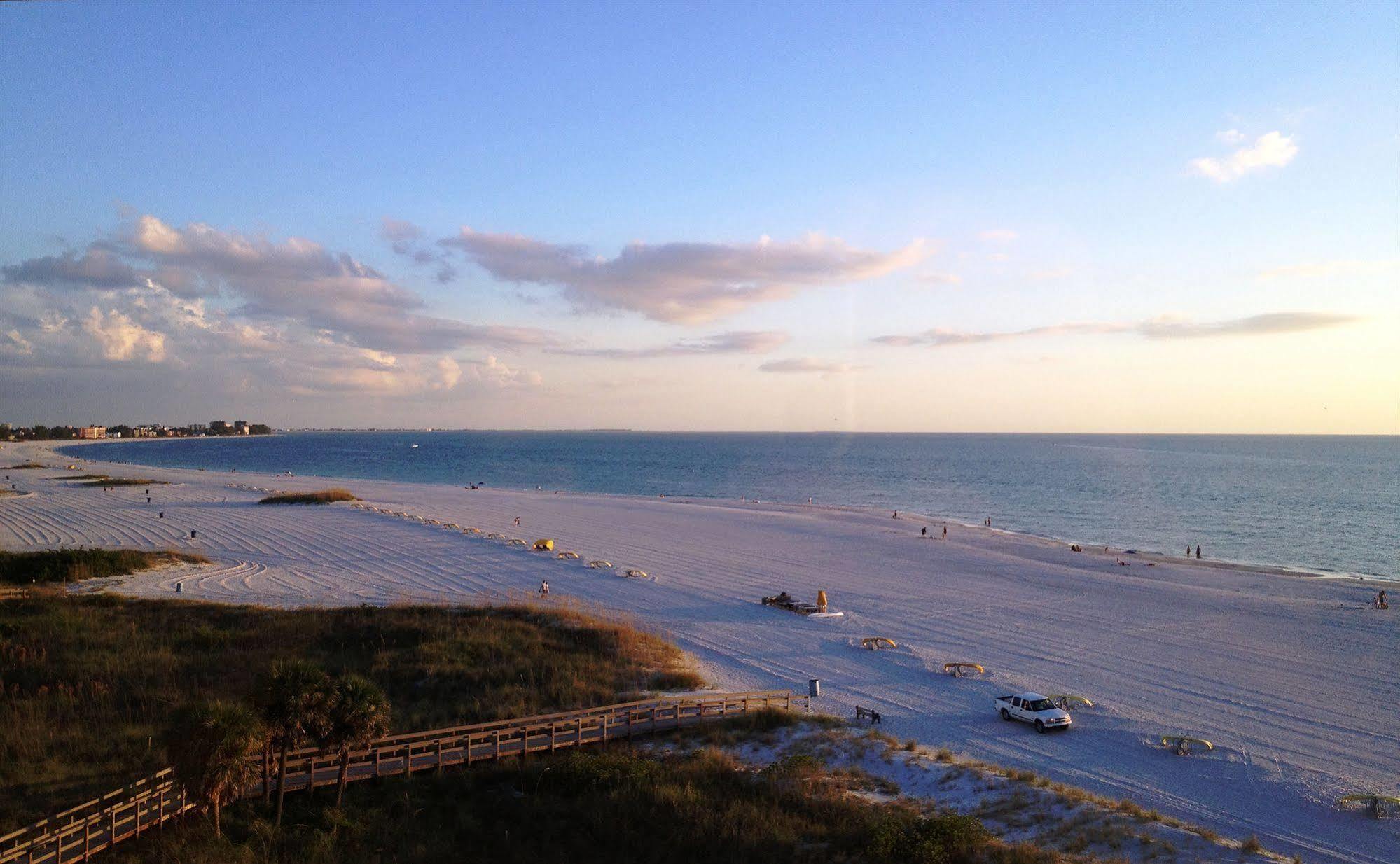 Sunset Vistas Two Bedroom Beachfront Suites St. Pete Beach Fasiliteter bilde